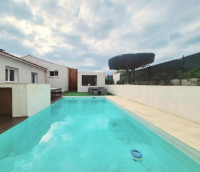 villa calme au milieu des vignes avec piscine